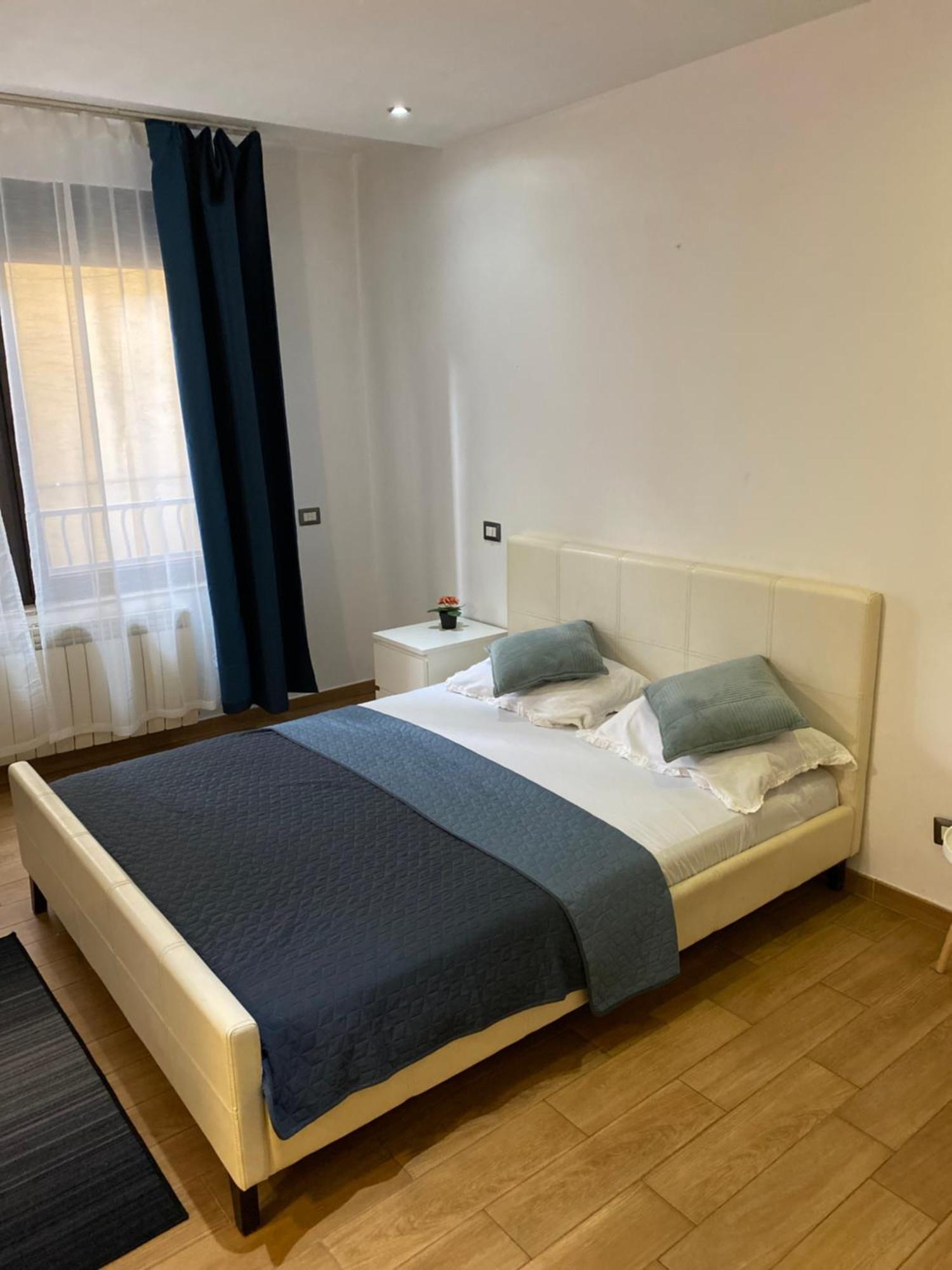 Royal Suite Unirii-2 Bdr Apartment ブカレスト エクステリア 写真