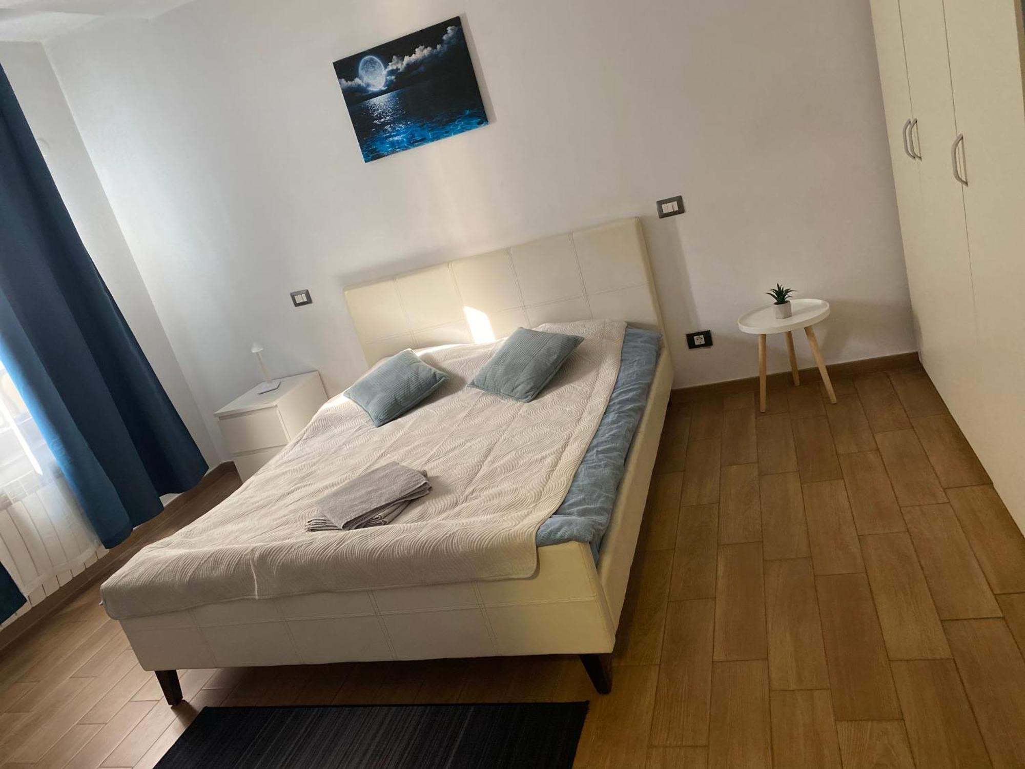 Royal Suite Unirii-2 Bdr Apartment ブカレスト エクステリア 写真