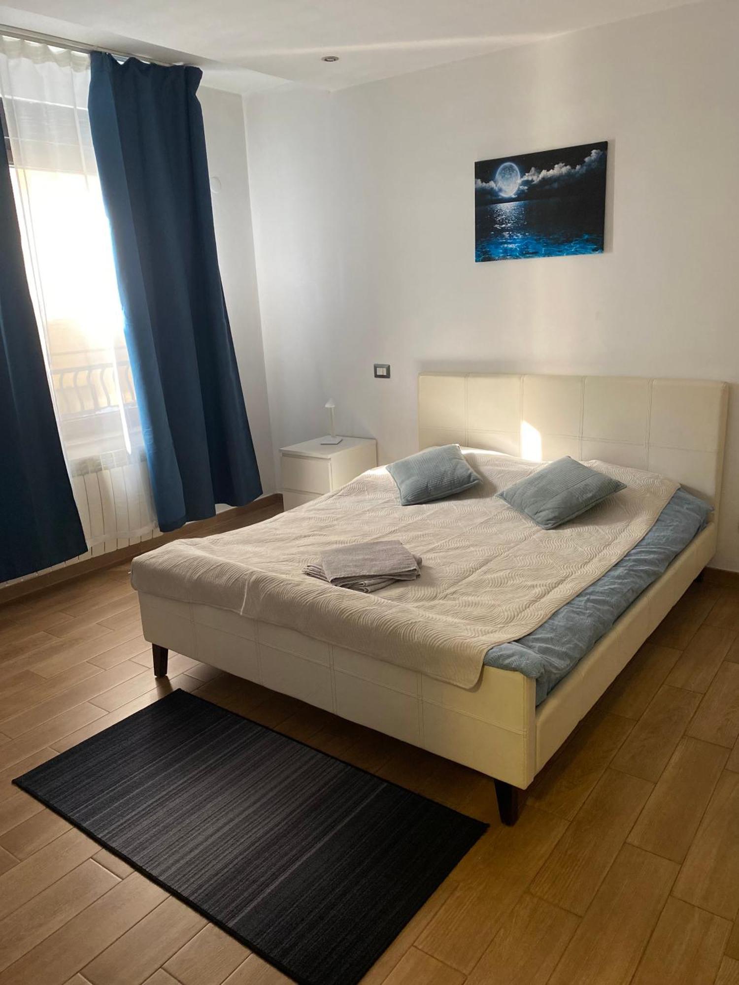 Royal Suite Unirii-2 Bdr Apartment ブカレスト エクステリア 写真